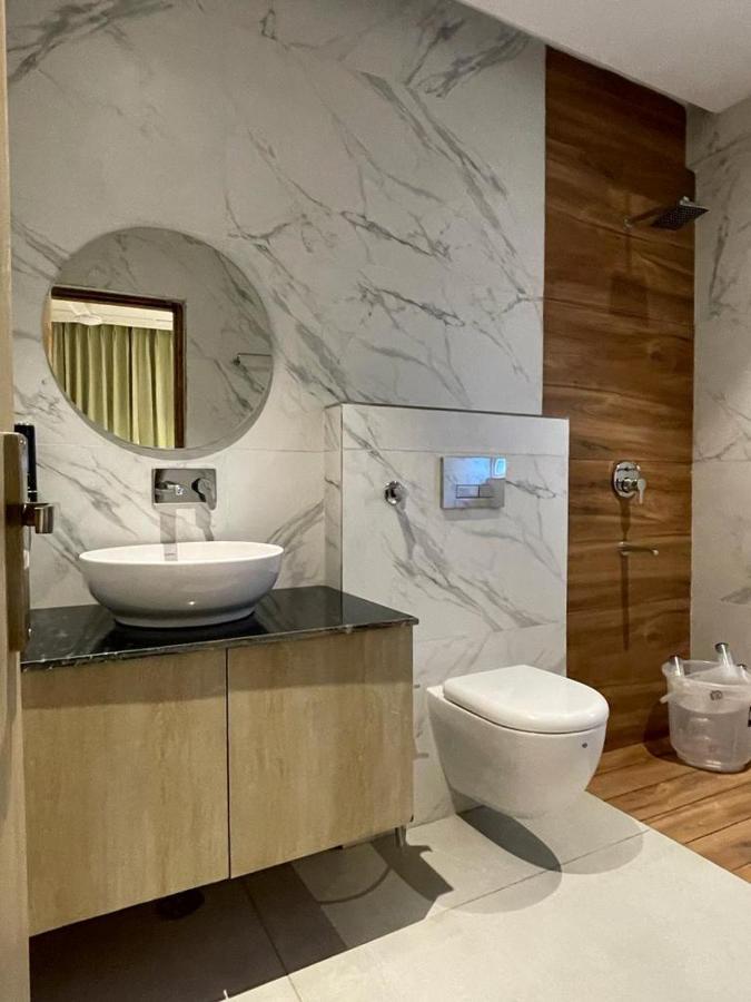 Hotel West Inn Premium Kharar Kültér fotó