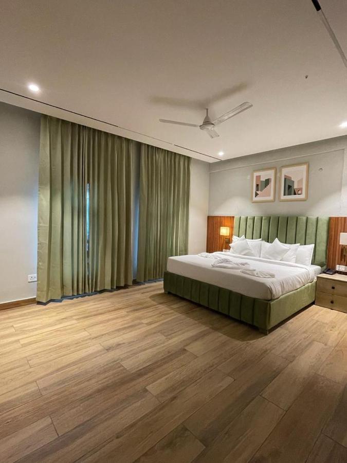 Hotel West Inn Premium Kharar Kültér fotó