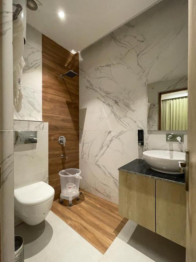 Hotel West Inn Premium Kharar Kültér fotó