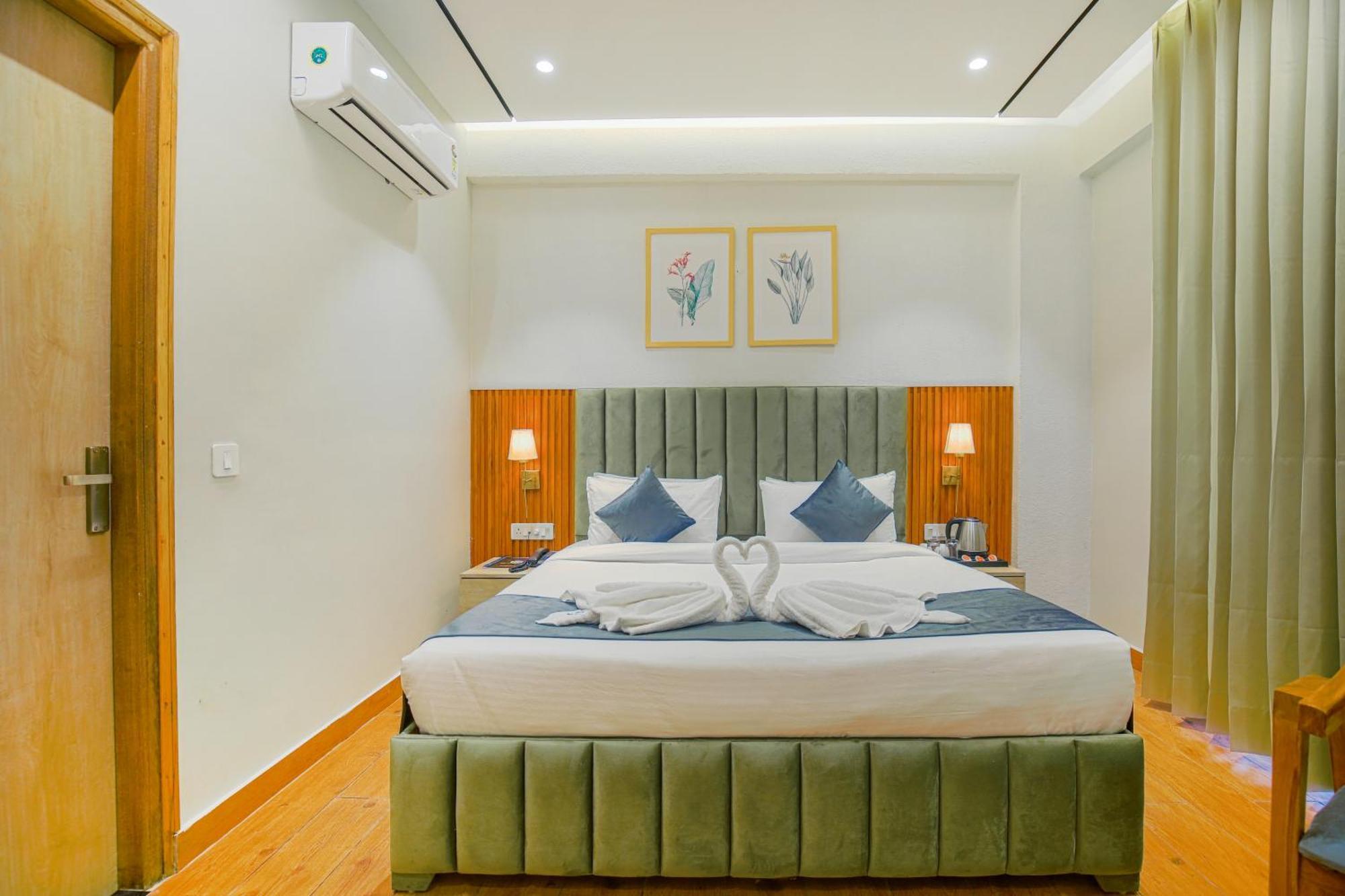 Hotel West Inn Premium Kharar Kültér fotó