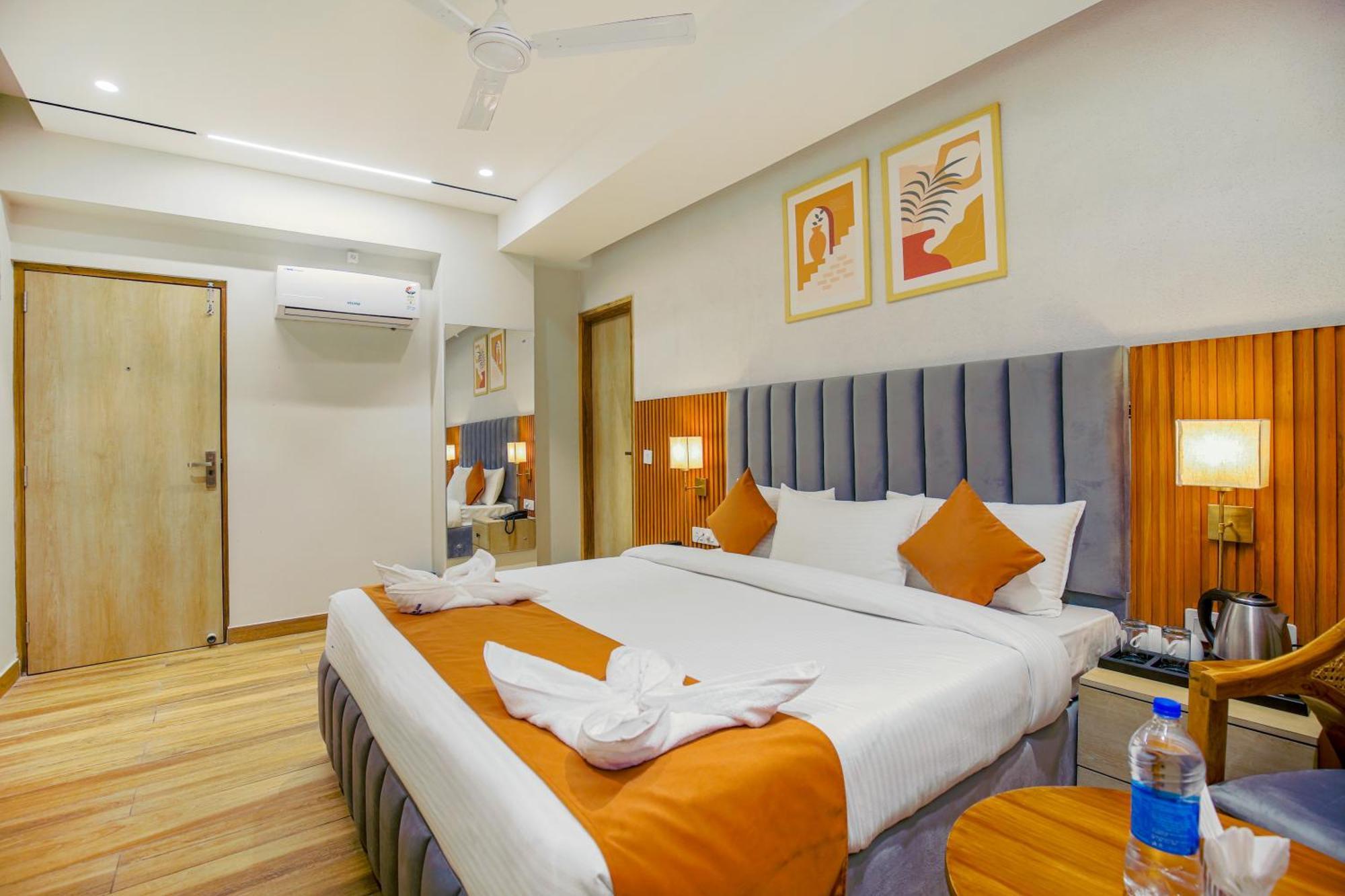 Hotel West Inn Premium Kharar Kültér fotó
